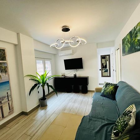 Apartamento Fabrynne Beach Малага Екстериор снимка
