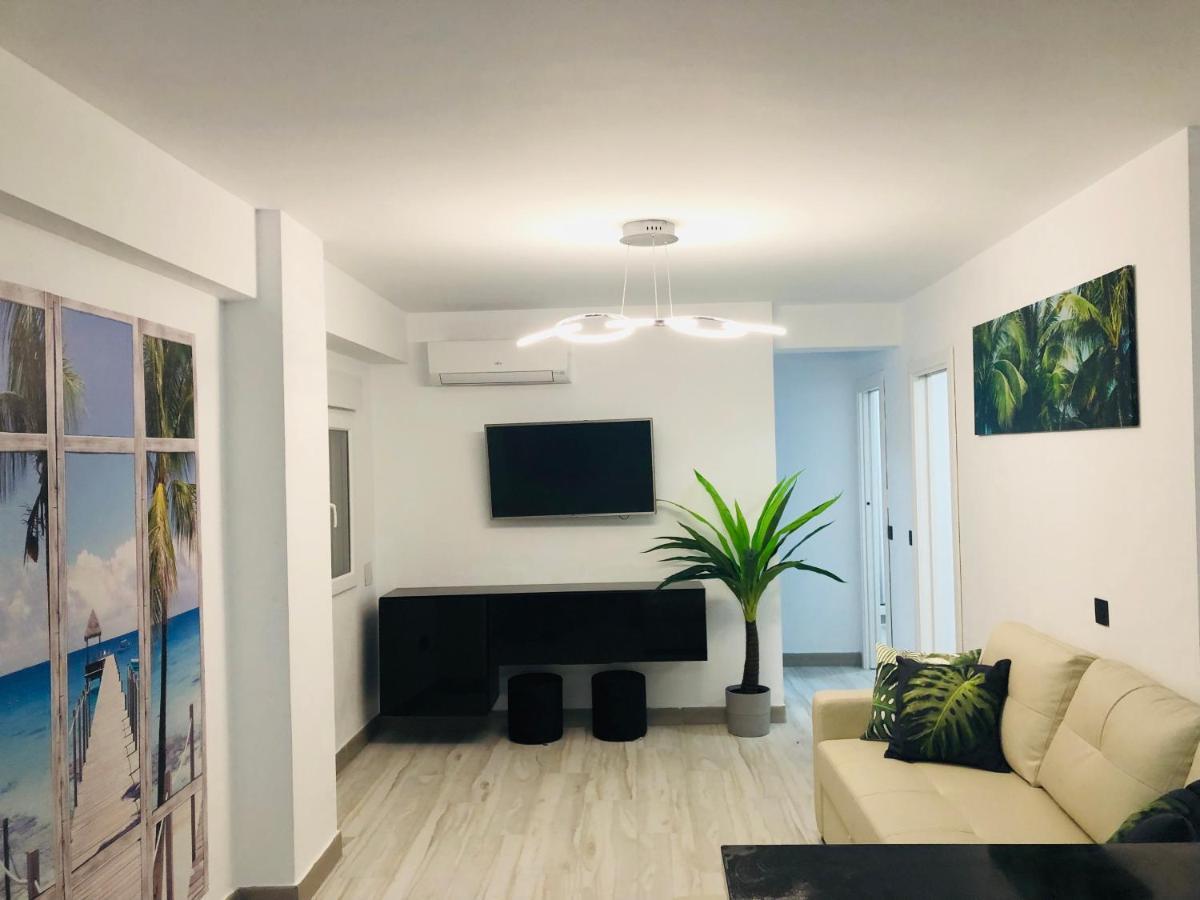 Apartamento Fabrynne Beach Малага Екстериор снимка