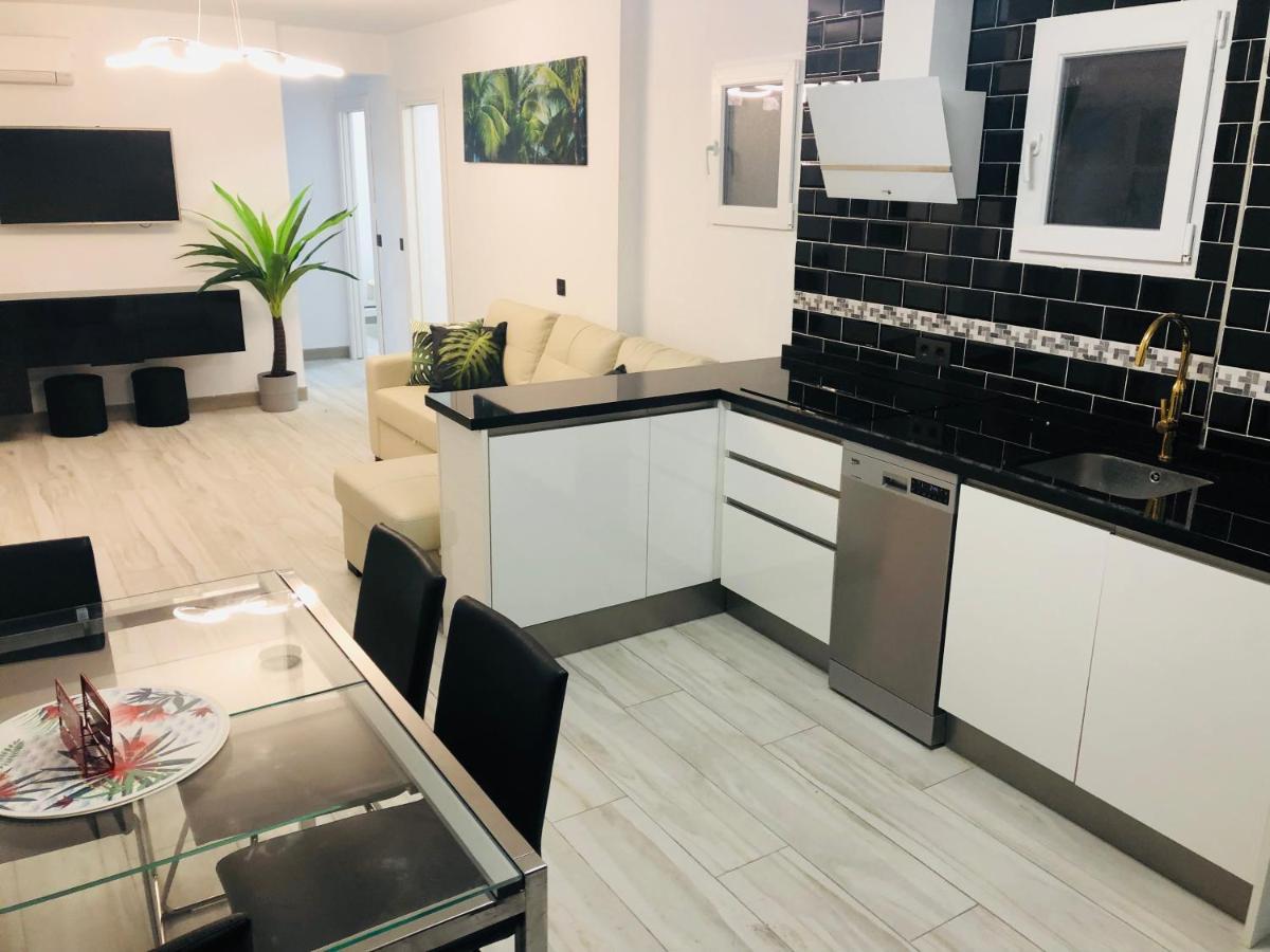 Apartamento Fabrynne Beach Малага Екстериор снимка