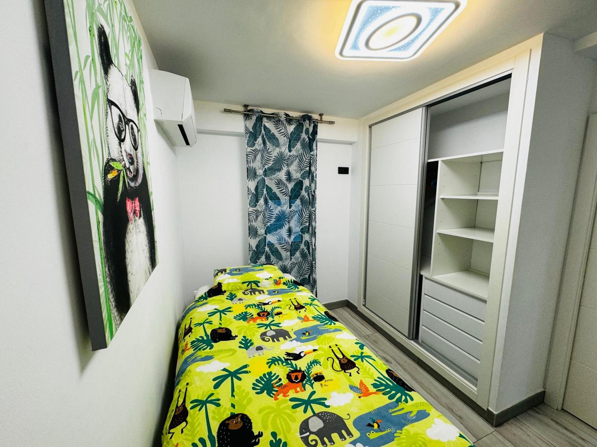 Apartamento Fabrynne Beach Малага Екстериор снимка