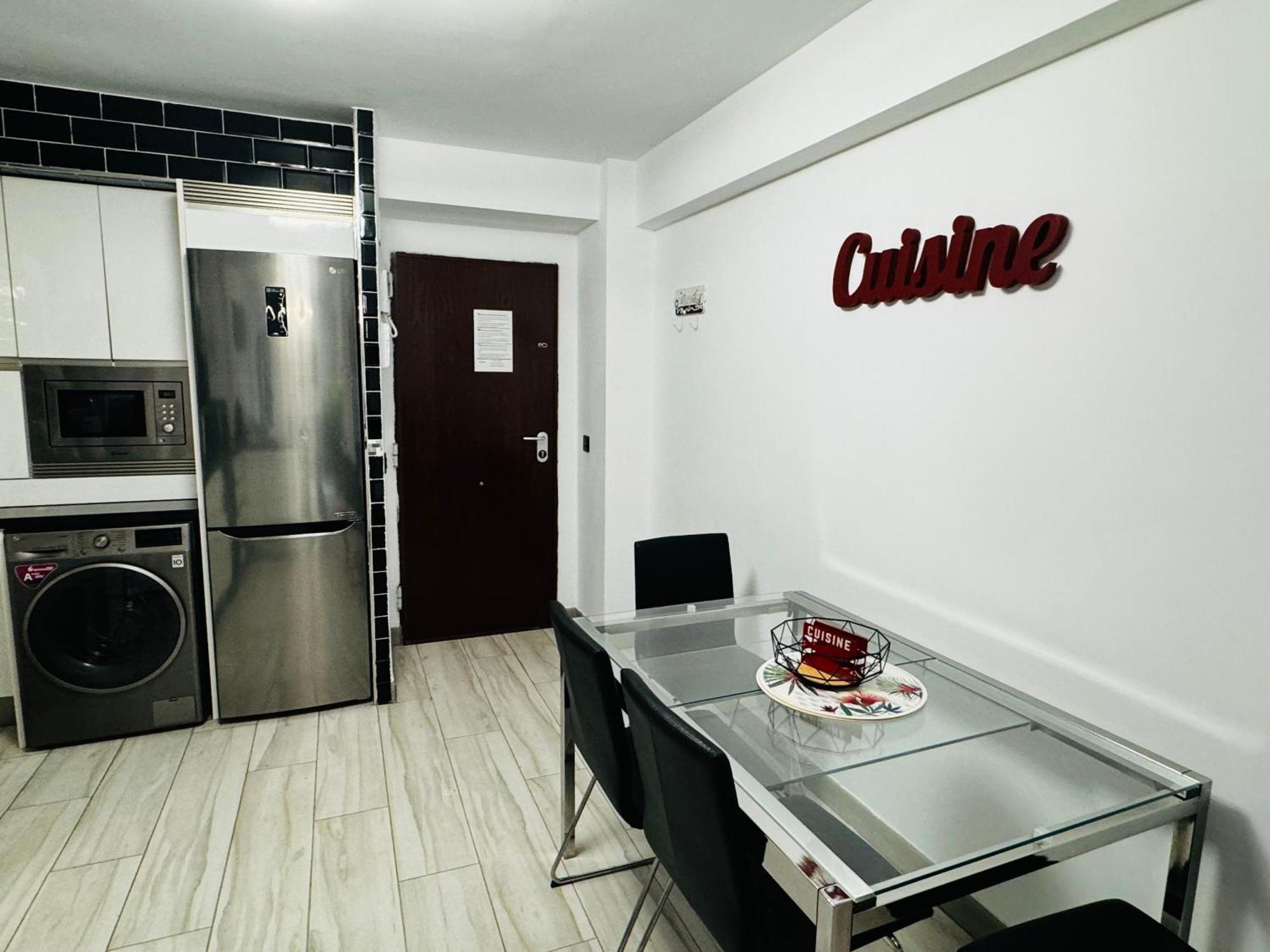 Apartamento Fabrynne Beach Малага Екстериор снимка