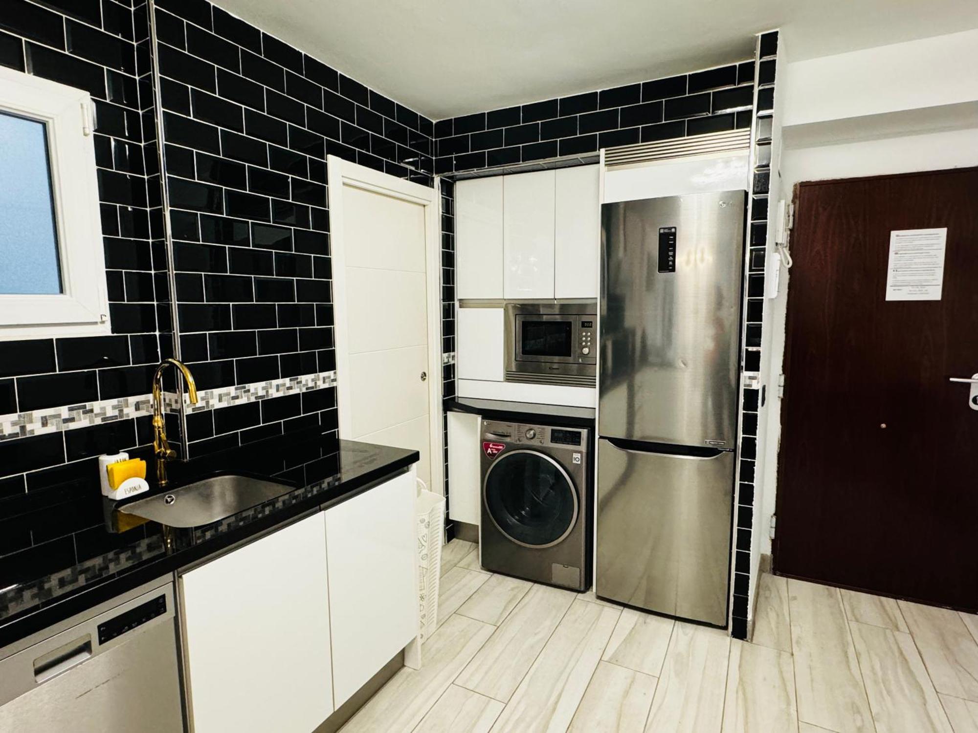 Apartamento Fabrynne Beach Малага Екстериор снимка