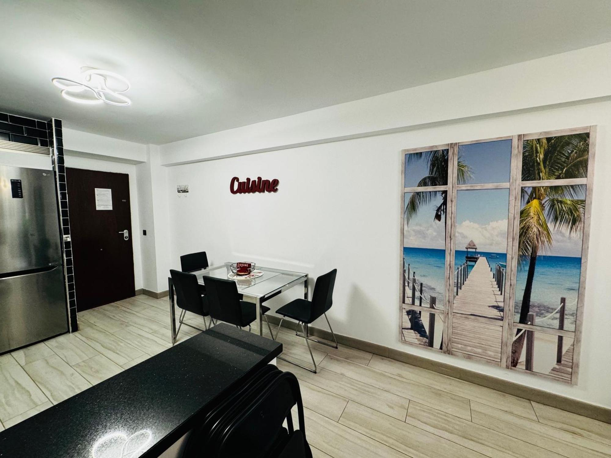 Apartamento Fabrynne Beach Малага Екстериор снимка
