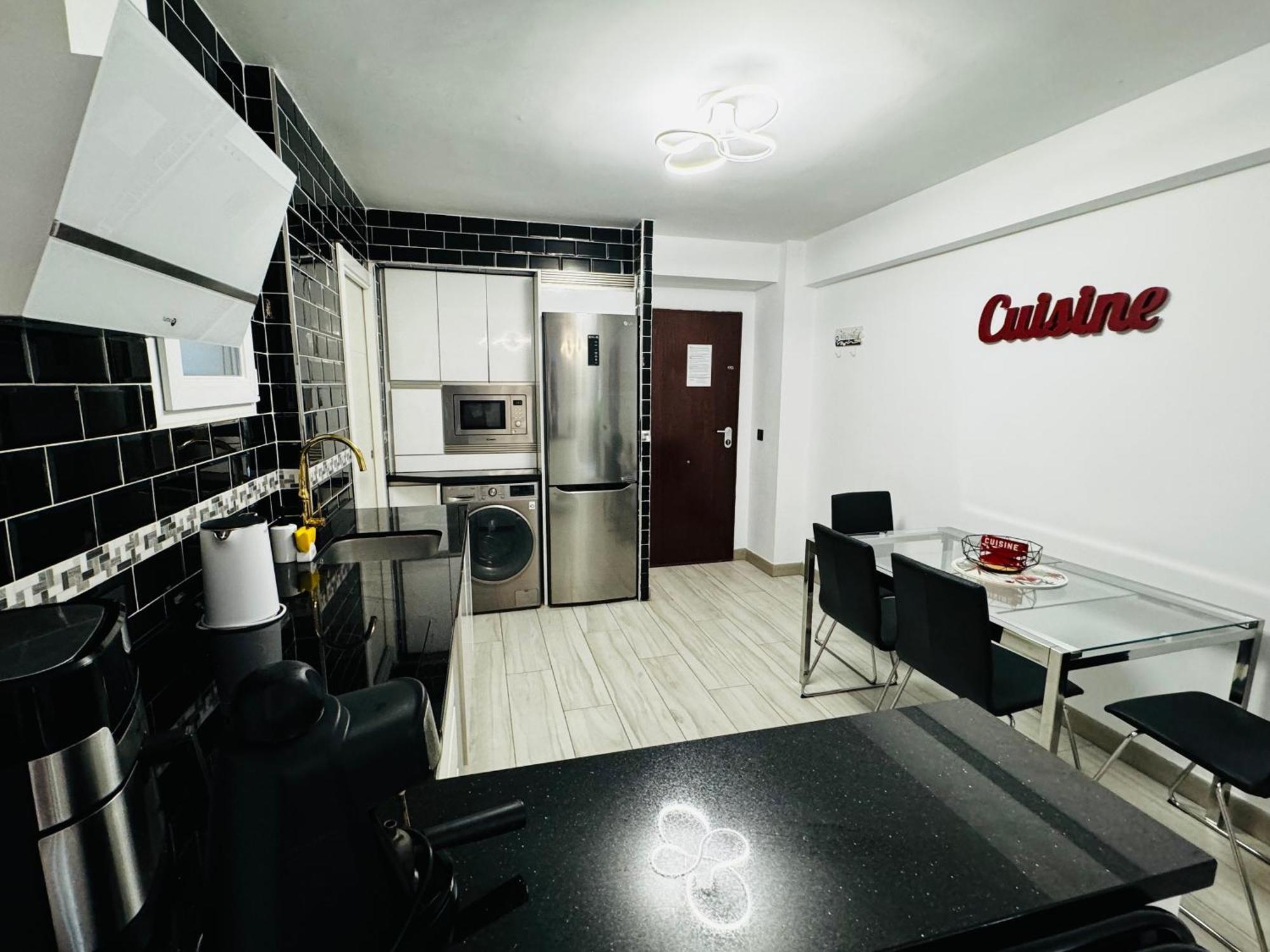 Apartamento Fabrynne Beach Малага Екстериор снимка