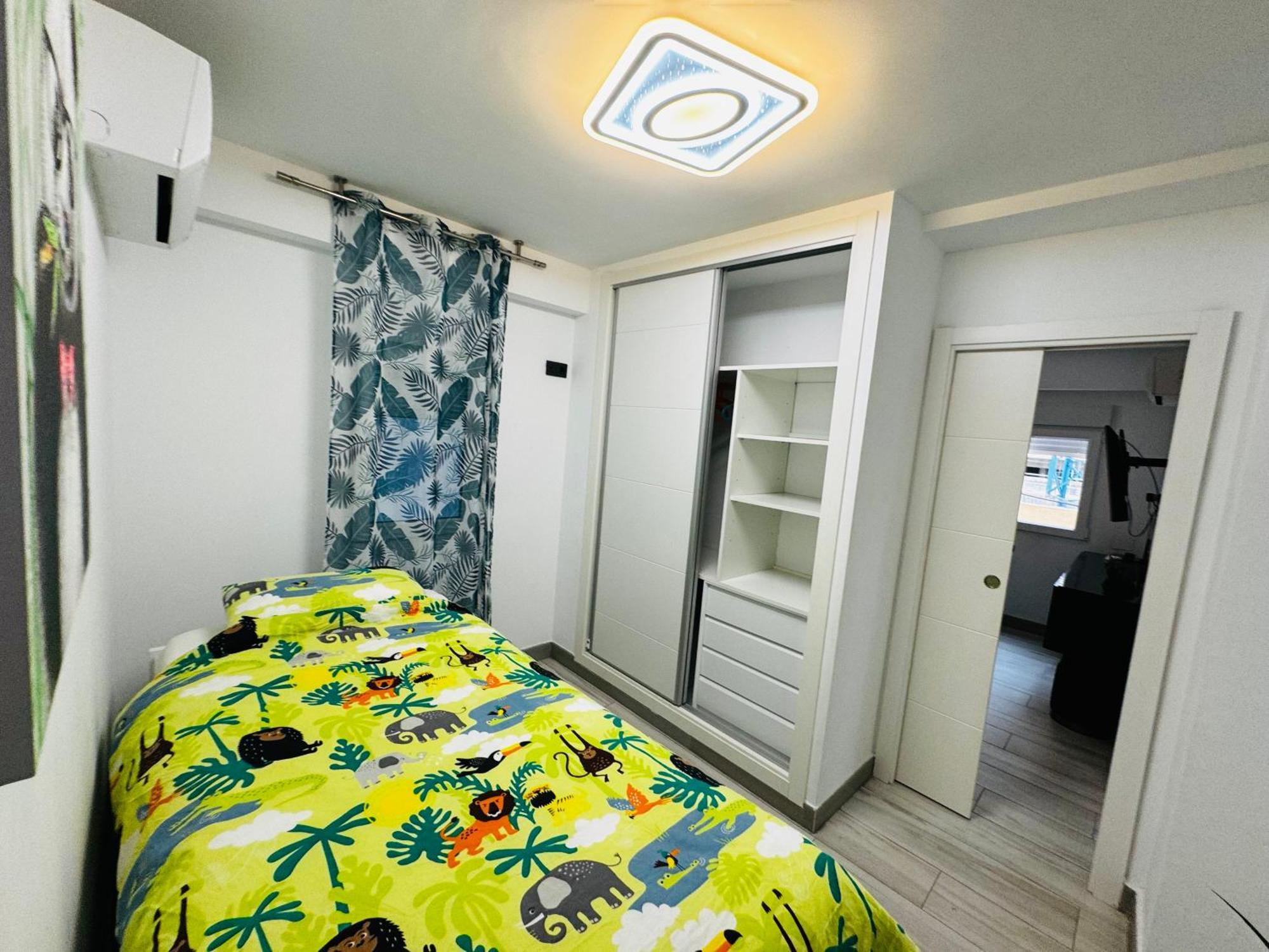Apartamento Fabrynne Beach Малага Екстериор снимка